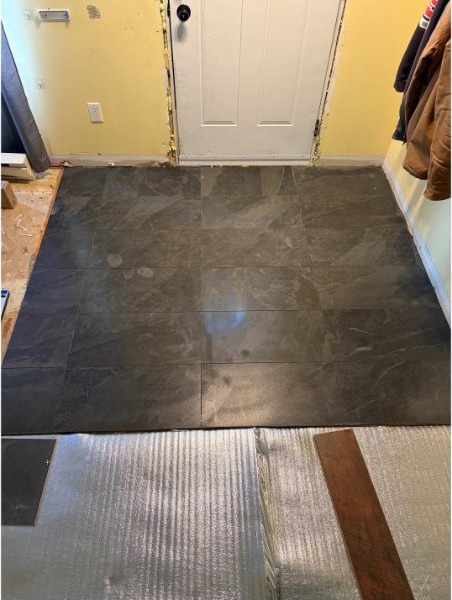 Plancher de céramique – Entrée — résultat final — photo 1 (Céramique à Gatineau)