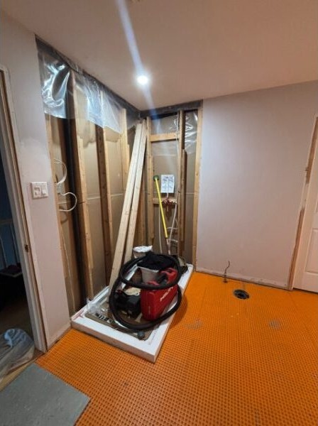 Rénovation complète – Salle de bain principale — avant les travaux — photo 2 (Salle de bain à Gatineau)