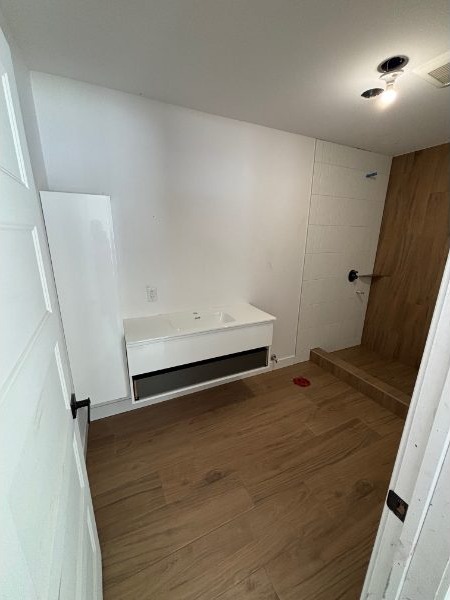 Projet de salle de bain résidentielle — résultat final — photo 2 (Salle de bain à Gatineau)