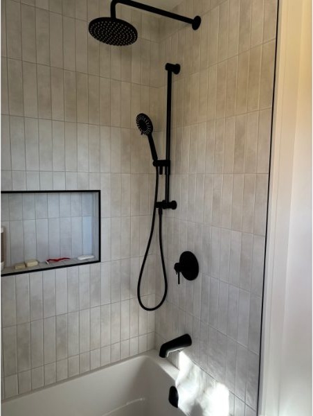 Rénovation de salle de bain contemporaine — résultat final — photo 1 (Salle de bain à Gatineau)